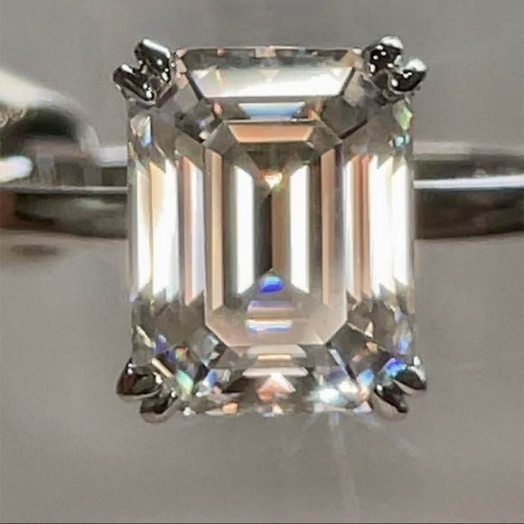 1.5ct vs 2ct vs 3ct vs Bigger - Picture 14 of 16